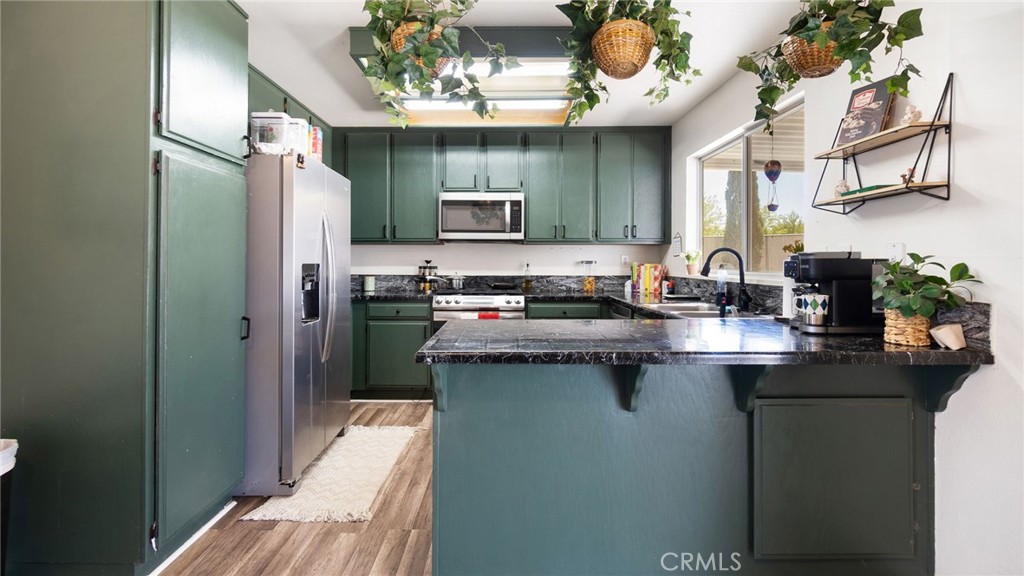 https://media.crmls.org/medias/4343c267-d65b-4030-93f7-61802fea4b6f.jpg?preset=X-Large