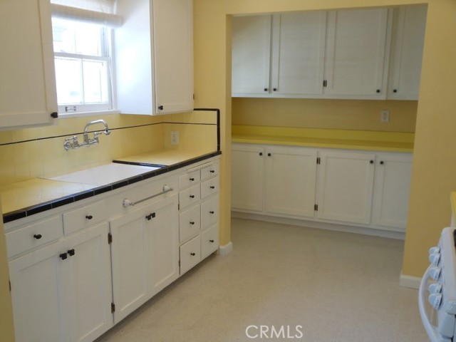Detail Gallery Image 7 of 13 For 926 Campus Ave, Redlands,  CA 92374 - 2 Beds | 1 Baths