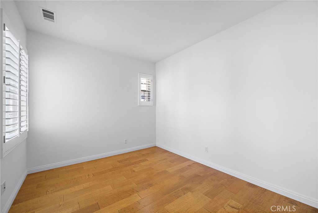 https://media.crmls.org/medias/4344fa76-bed3-4f56-a923-666796945131.jpg?preset=X-Large