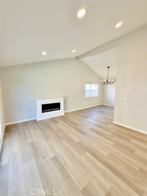 Detail Gallery Image 10 of 27 For 27215 Elias, Saugus,  CA 91350 - 4 Beds | 2 Baths