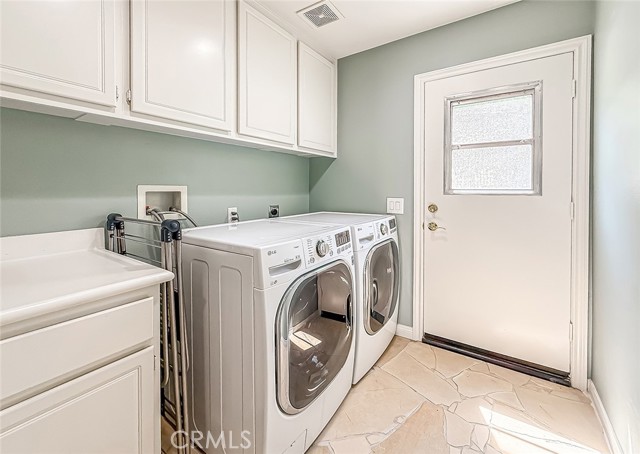 Detail Gallery Image 17 of 42 For 25012 Southern Oaks Dr, Stevenson Ranch,  CA 91381 - 4 Beds | 3 Baths