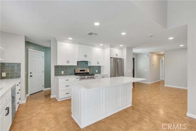 43719 21st W Street, Lancaster CA: https://media.crmls.org/medias/4346007a-e15e-4ea6-bcbc-74911cedab4b.jpg