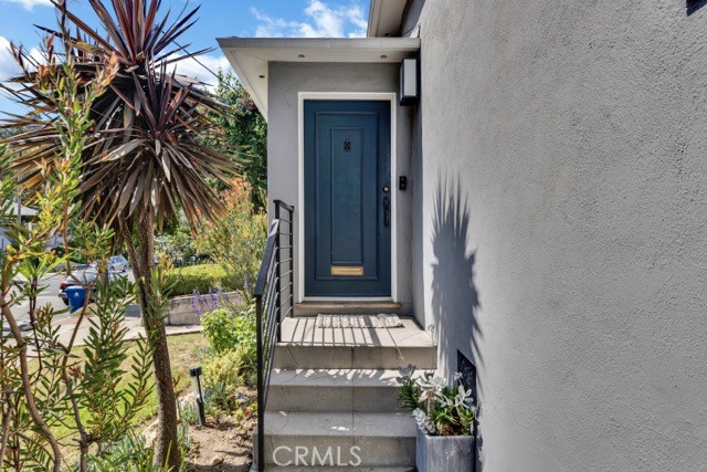 2527 Canyon Drive, Los Angeles CA: https://media.crmls.org/medias/43462619-eb91-4e3d-b013-a0b7ab87c481.jpg