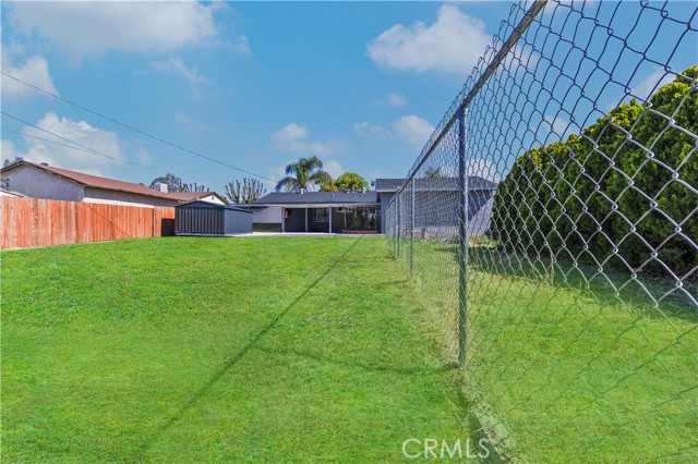 17373 Reed Street, Fontana CA: https://media.crmls.org/medias/43463480-95bf-4fdf-b8cd-d9afa369a63d.jpg