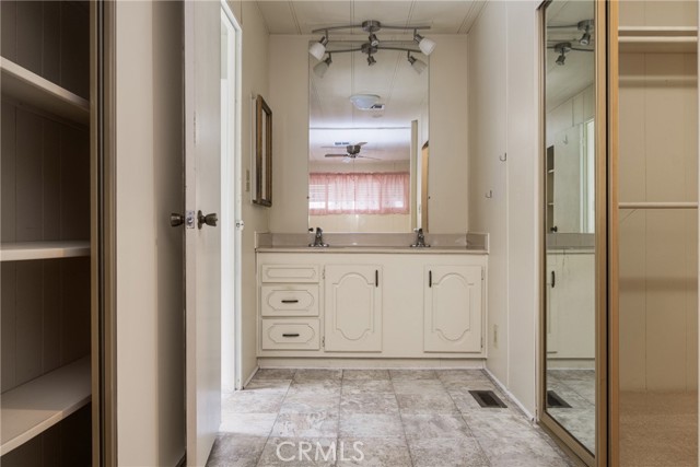 14851 Jeffrey, Irvine CA: https://media.crmls.org/medias/434675e8-172b-4a6a-8698-540d5d13af26.jpg