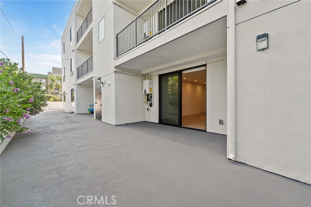 Detail Gallery Image 11 of 20 For 7510 Sepulveda Bld #102,  Van Nuys,  CA 91405 - 3 Beds | 2 Baths