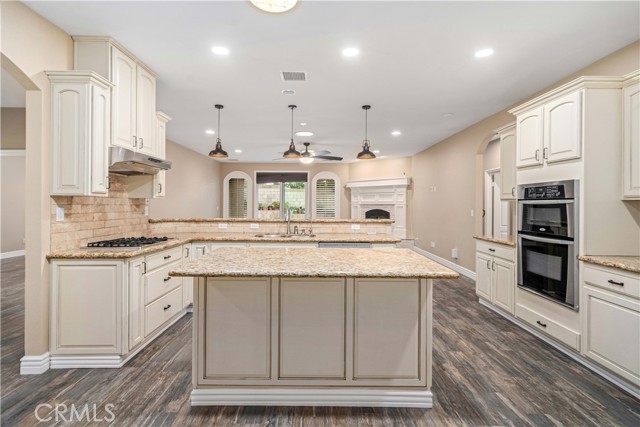 Detail Gallery Image 12 of 47 For 42041 W 47th St, Lancaster,  CA 93536 - 4 Beds | 3 Baths