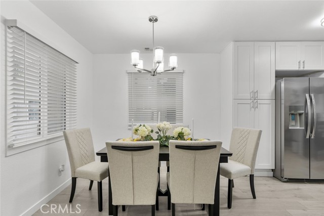 7228 Jamieson Avenue, Reseda CA: https://media.crmls.org/medias/43483787-285b-47eb-99f9-c74cf2d4f162.jpg