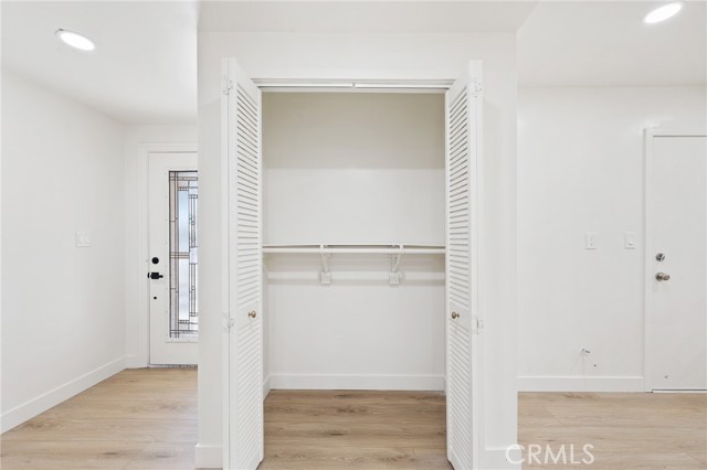 8065 E Ring Street, Long Beach CA: https://media.crmls.org/medias/43484963-eea4-46c6-9bd7-a0f6cb2e6635.jpg