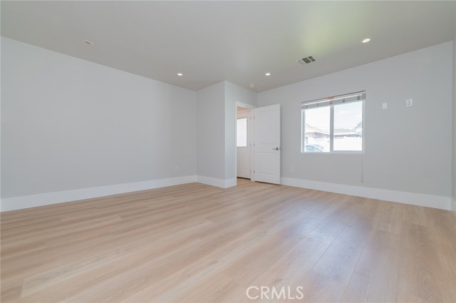 Detail Gallery Image 16 of 31 For 5212 Noble Ave, Sherman Oaks,  CA 91411 - 3 Beds | 2 Baths