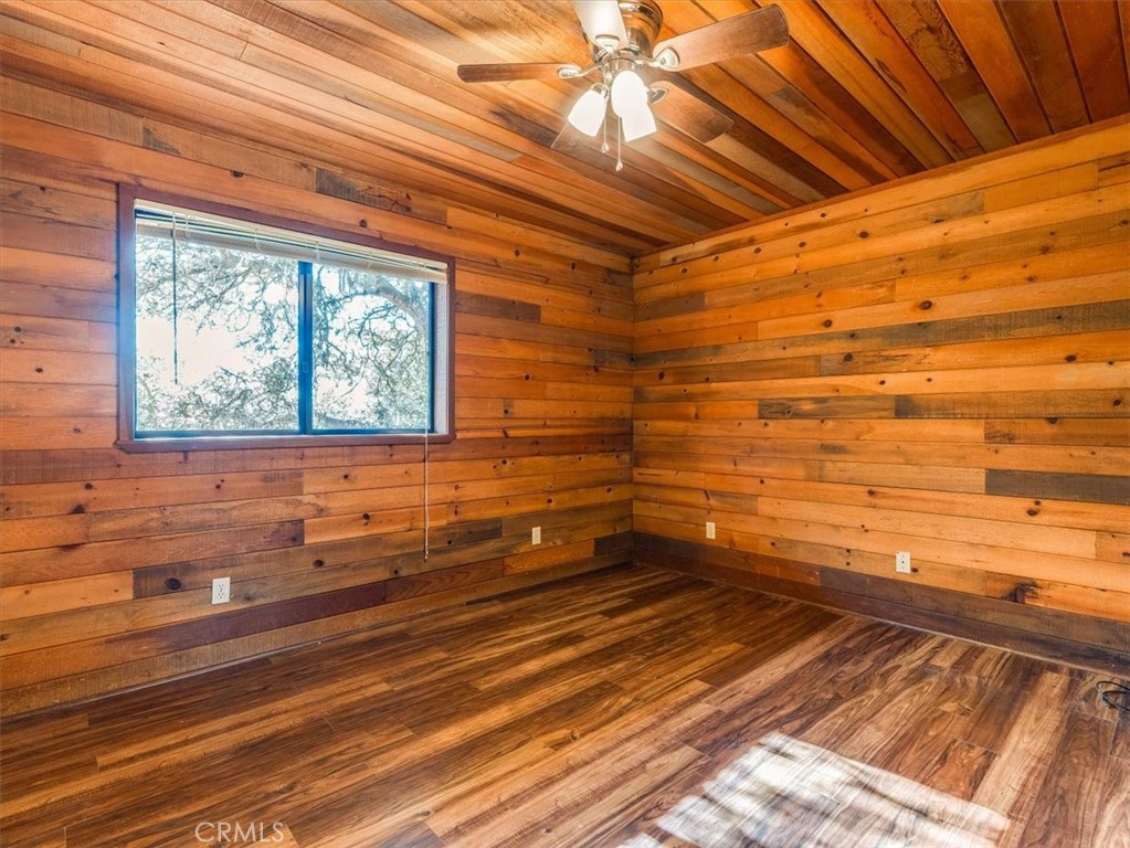 https://media.crmls.org/medias/434870f3-b7db-45e6-818e-96c82c9aab4a.jpg?preset=X-Large