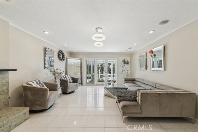 Detail Gallery Image 7 of 40 For 17675 Rainglen, Huntington Beach,  CA 92649 - 3 Beds | 2/1 Baths