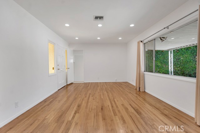 Detail Gallery Image 24 of 58 For 17435 Burma, Encino,  CA 91316 - 3 Beds | 2 Baths