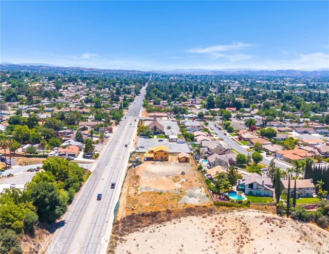 11570 Bryant Street, Yucaipa CA: https://media.crmls.org/medias/43492bc0-5c5d-4d92-bb17-33577dad7bcf.jpg