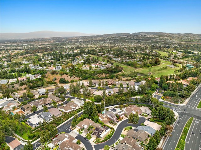 6 Rue Marseilles, Newport Beach CA: https://media.crmls.org/medias/43495b5c-4a51-45a5-9796-b6ac4be7f66c.jpg
