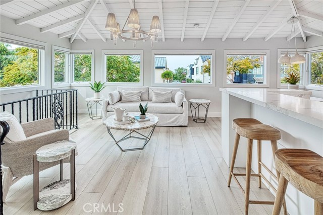 Detail Gallery Image 18 of 40 For 410 Acacia, Corona Del Mar,  CA 92625 - 2 Beds | 2 Baths