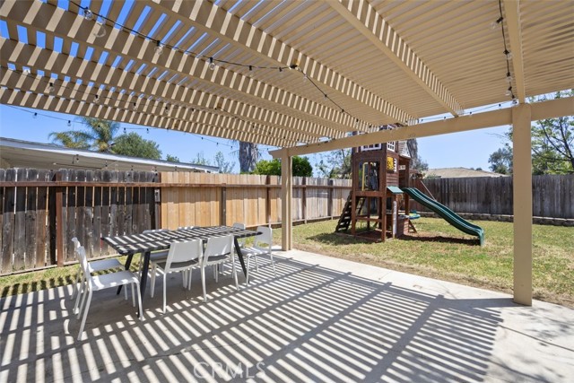 39769 Sunrose Dr, Murrieta CA: https://media.crmls.org/medias/4349d329-c265-497b-977b-079258d61657.jpg