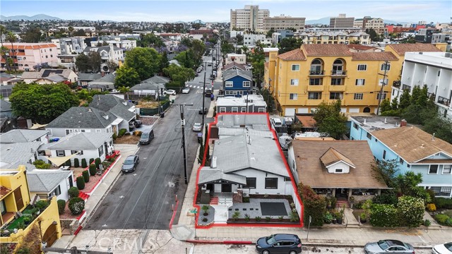 4095 Albatross Street, San Diego CA: https://media.crmls.org/medias/434a5977-b96b-4556-9ef2-6788b0e4eafe.jpg