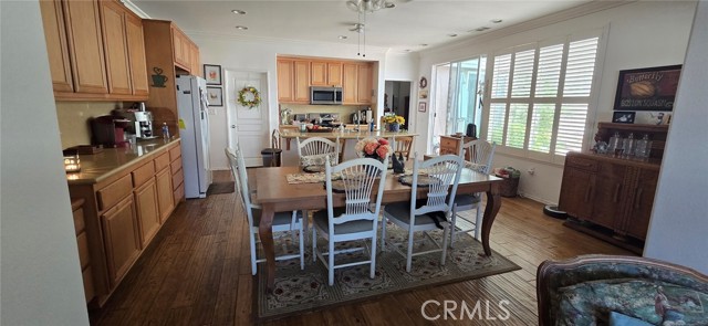 240 Glenview Lane, Hemet CA: https://media.crmls.org/medias/434b4148-0299-4b48-94de-ebd339eb904e.jpg