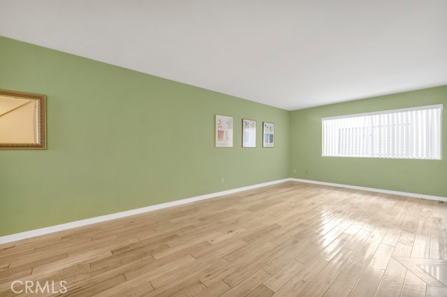 Detail Gallery Image 6 of 29 For 827 E Maple St #3,  Glendale,  CA 91205 - 3 Beds | 2/1 Baths