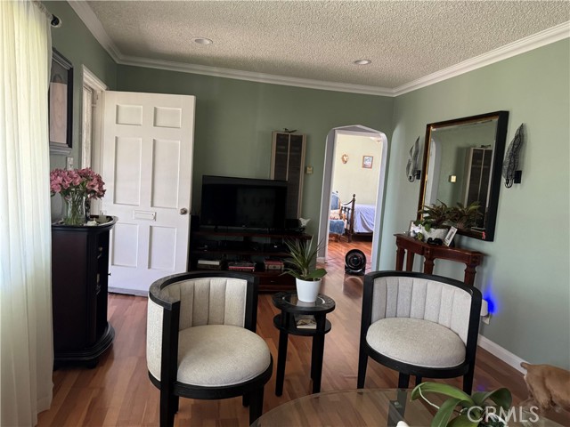 10537 Richlee Avenue, South Gate CA: https://media.crmls.org/medias/434c08e0-41ca-4640-88af-2ef940da050e.jpg