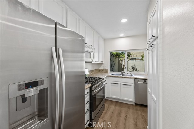 Detail Gallery Image 2 of 28 For 51 Golden Glen St #1,  Irvine,  CA 92604 - 3 Beds | 2 Baths