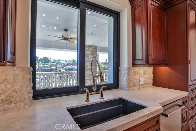 Detail Gallery Image 9 of 66 For 22477 Boating Way, Canyon Lake,  CA 92587 - 3 Beds | 4 Baths