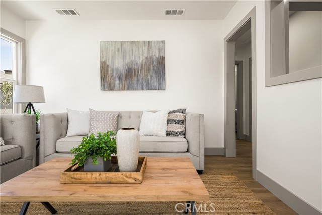 2510 Termino Avenue, Long Beach CA: https://media.crmls.org/medias/434dbcbf-6da6-4b93-bdd6-2c94832a8a3f.jpg
