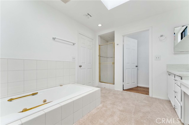 Detail Gallery Image 21 of 46 For 1230 E Ocean, Long Beach,  CA 90802 - 3 Beds | 3 Baths