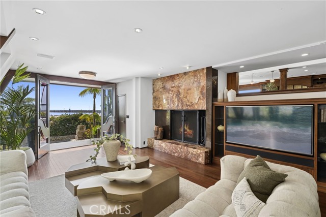 Detail Gallery Image 6 of 55 For 3150 Breakers, Corona Del Mar,  CA 92625 - 4 Beds | 5 Baths