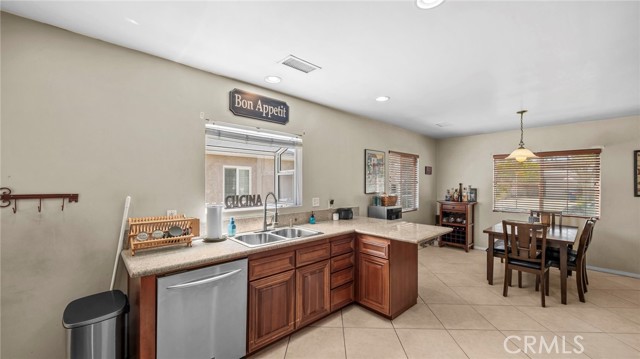 Detail Gallery Image 14 of 36 For 6048 Fidler Ave, Lakewood,  CA 90712 - 3 Beds | 2 Baths