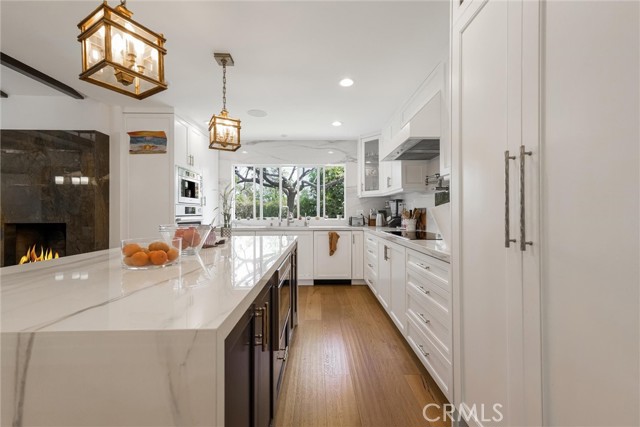 2528 N Orchard Drive, Burbank CA: https://media.crmls.org/medias/434ffd8d-d35d-4f07-993d-a722ca590286.jpg