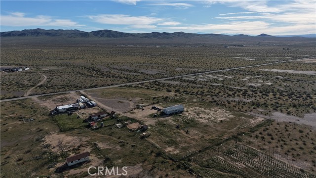 19032 Bonanza Trail, Helendale CA: https://media.crmls.org/medias/43502f45-fa48-4341-b30d-68659c9cba28.jpg