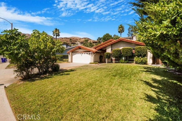 Detail Gallery Image 2 of 75 For 3025 Small Canyon Dr, Highland,  CA 92346 - 4 Beds | 2 Baths