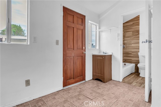 Detail Gallery Image 19 of 30 For 657 E 53rd, Los Angeles,  CA 90011 - – Beds | – Baths