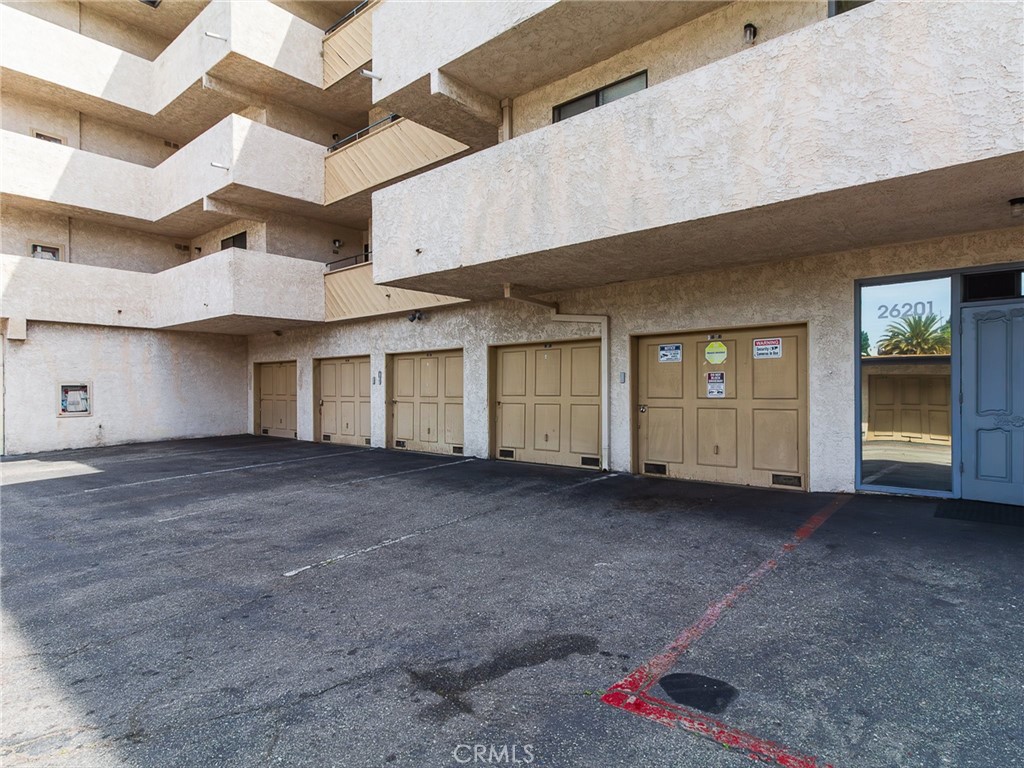 https://media.crmls.org/medias/4351294a-1b04-4c7c-bca2-790b576bebf3.jpg?preset=X-Large