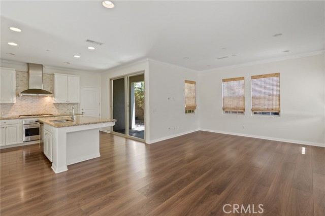 Detail Gallery Image 5 of 28 For 142 Yellow, Irvine,  CA 92618 - 4 Beds | 3 Baths