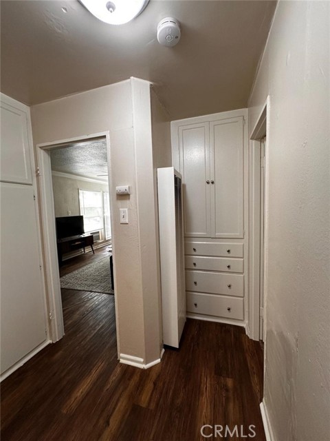 Detail Gallery Image 6 of 14 For 710 E Ivy St, Hanford,  CA 93230 - 2 Beds | 1 Baths