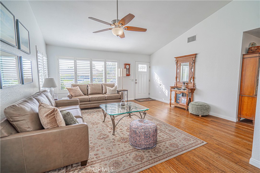 MLS #SR25260573 image #5