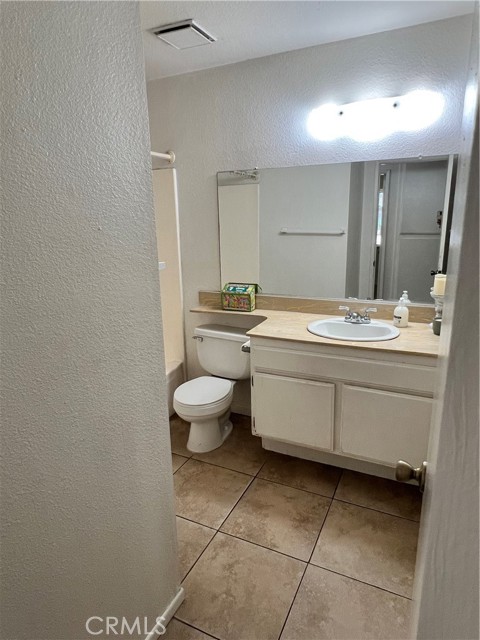 Detail Gallery Image 5 of 10 For 6796 Glendale Ave, Riverside,  CA 92503 - 3 Beds | 2 Baths