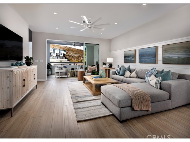 Detail Gallery Image 2 of 15 For 2638 Everly Dr, San Diego,  CA 92108 - 4 Beds | 3/1 Baths