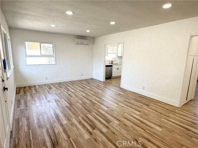 Detail Gallery Image 9 of 23 For 14840 Polk St, Sylmar,  CA 91342 - 3 Beds | 2 Baths