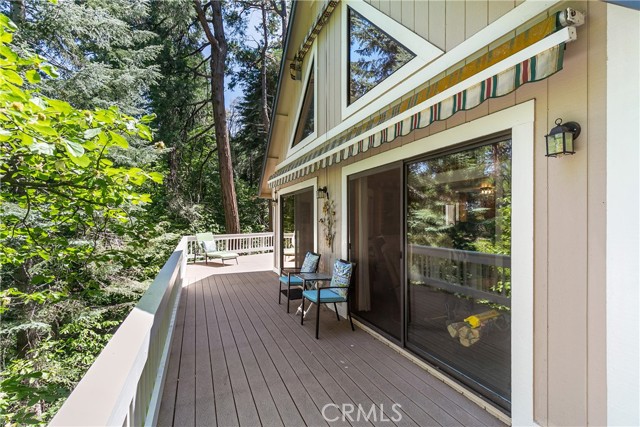 Detail Gallery Image 5 of 36 For 841 Cottage Grove Rd, Lake Arrowhead,  CA 92352 - 2 Beds | 2 Baths