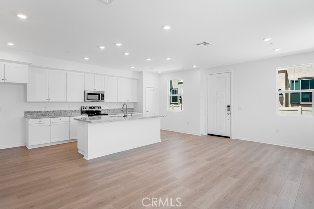 Detail Gallery Image 2 of 23 For 34489 Ciruela Ave, French Valley,  CA 92596 - 3 Beds | 2/1 Baths