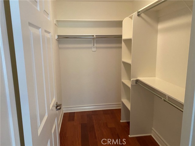 107 N Swall Drive, Los Angeles CA: https://media.crmls.org/medias/435682b3-1ea4-4645-9672-4e97cd84bf75.jpg