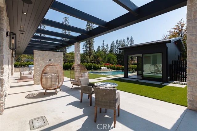 4601 Vista De Oro Avenue, Woodland Hills CA: https://media.crmls.org/medias/435705f4-7c30-4884-ab16-8d713be8ebfa.jpg