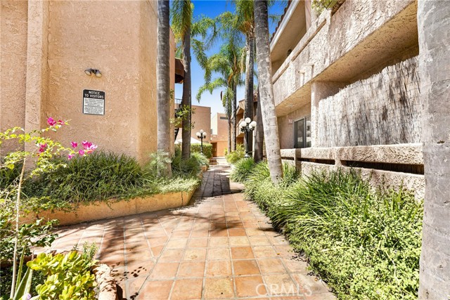 8020 Langdon Avenue, Van Nuys CA: https://media.crmls.org/medias/43577ccc-a7c7-455b-b63f-cdbb4893d773.jpg