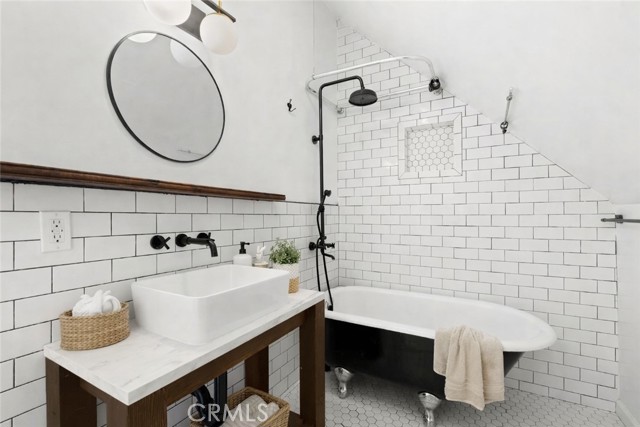 Detail Gallery Image 48 of 66 For 242 W 17th St, San Pedro,  CA 90731 - 4 Beds | 3/1 Baths