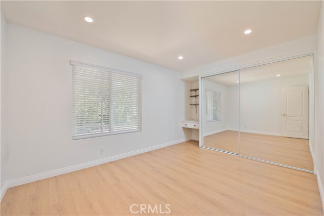 5819 Fairhaven Avenue, Woodland Hills CA: https://media.crmls.org/medias/435796c7-7f9f-4fba-b016-d58544cc2111.jpg