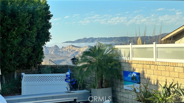 25609 Oakbar Court, Newhall CA: https://media.crmls.org/medias/43579d58-26ee-4a0d-9417-611b6e56c56b.jpg